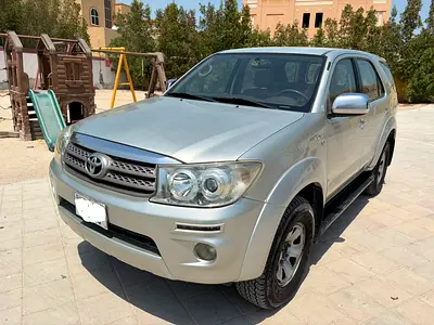 Toyota Fortuner SR5 2009 GCC Specs - Well Maintained