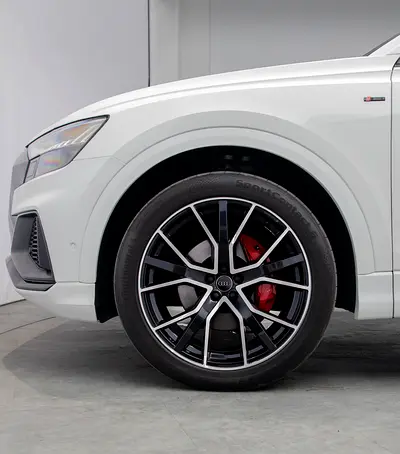 2019 AUDI Q8 照片 16