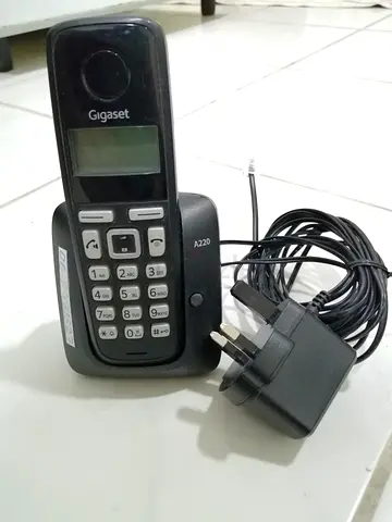 Gigaset A220 cordless landline phone with charger and base - working