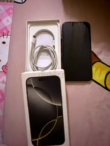 iPhone 16 Pro Max (boxed) with original cable — very good condition, 256GB, battery health 86%
