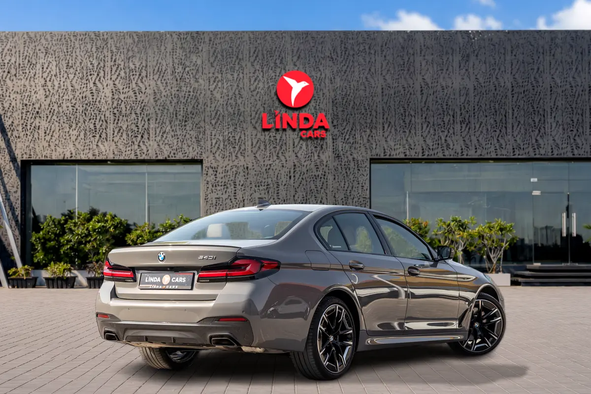 BMW 5-Series 2023