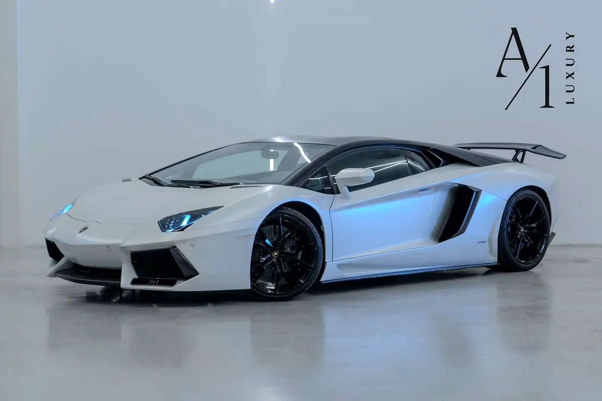 Lamborghini Aventador 2012 — photo 1 of 15
