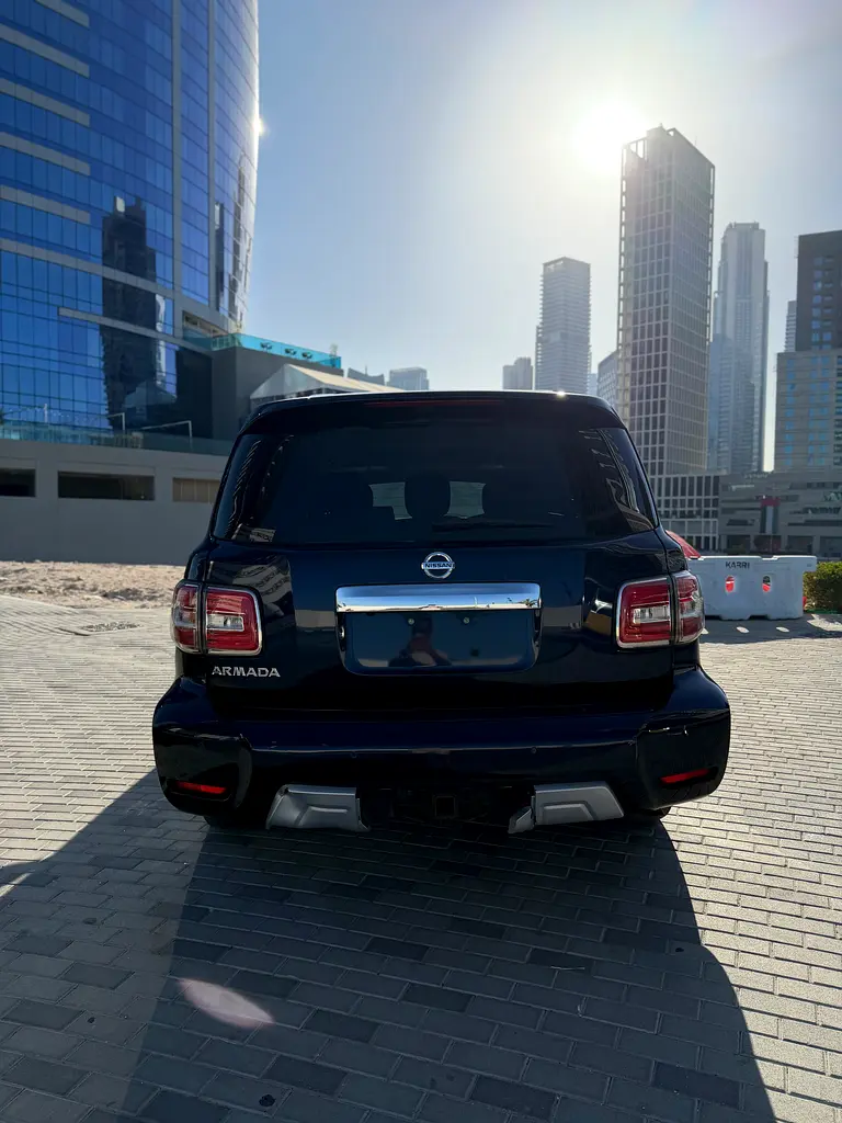 Nissan Armada 2018 — photo 1 of 15