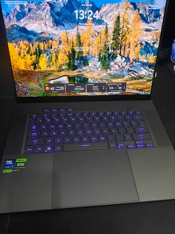 Asus rog zephyrus g16 rtx 4090 32gb ram 2tb 2.5k oled