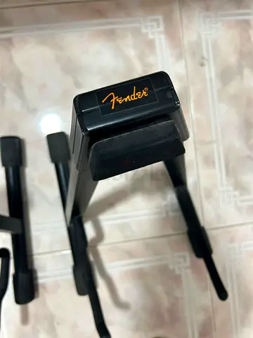 Fender folding guitar stand - sturdy A-frame holder (used)