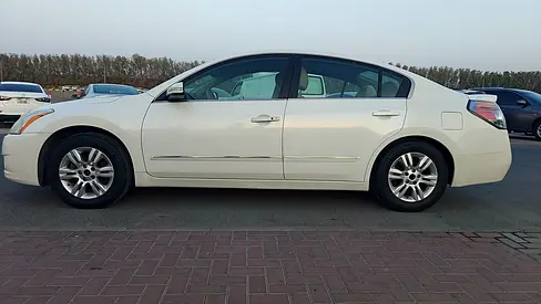 Nissan Altima SV 2012 GCC Specs - Excellent Condition
