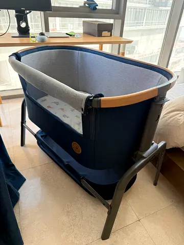 Maxi cosi bassinet / bedside crib in good condition