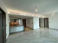 WATERFRONT | BRAND NEW | SPACIOUS LAYOUT