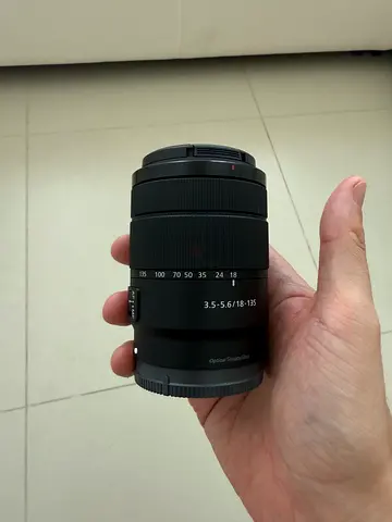 Sony 18-135mm f/3.5-5.6 OSS Zoom Lens (E-mount)