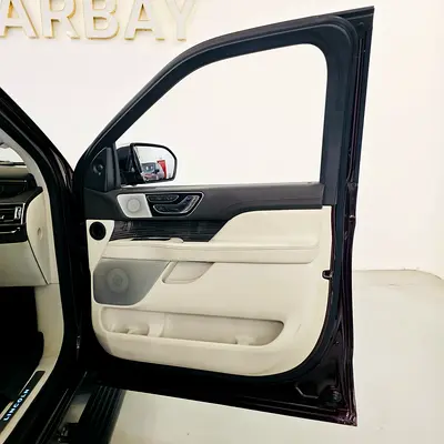 صورة 13 لـ 2019 Lincoln NAVIGATOR