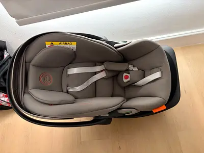 Cybex Cloud Z i-Size Infant Car Seat in Soho Grey