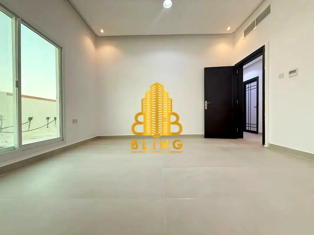 Alluring 1BHK With Spacious Saloon & Closed Kitchen