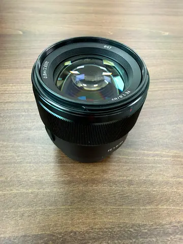 Sony FE 85mm F1.8 (SEL85F18)