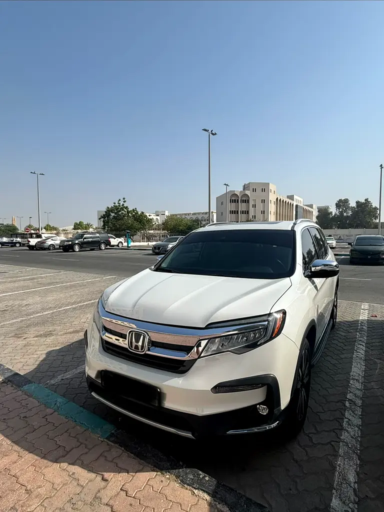 Honda Pilot 2022 — photo 1 of 12