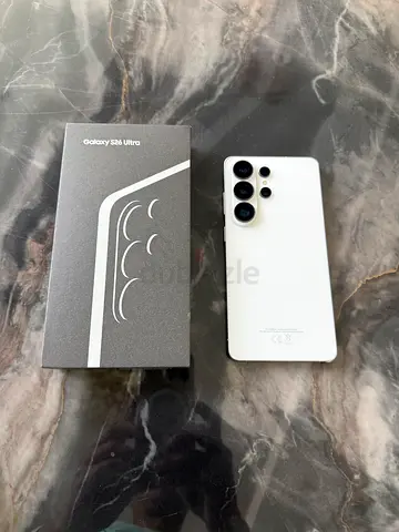Galaxy s26 ultra TRA 256 gb with box