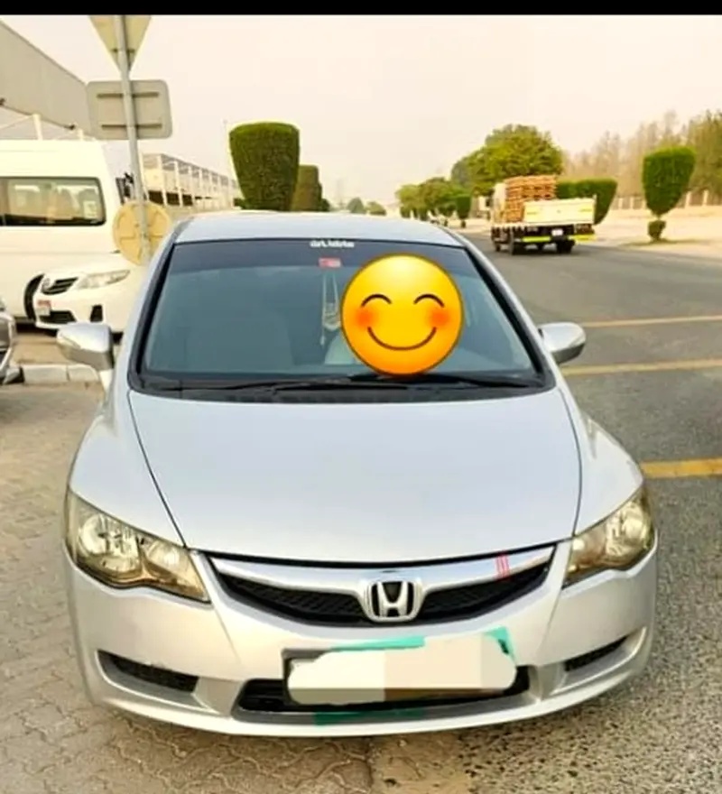 Honda Civic 2010 — photo 1 of 9