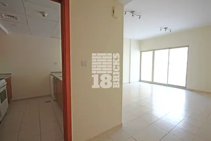 Vacant | Multiple Options | Spacious 1 Bedroom