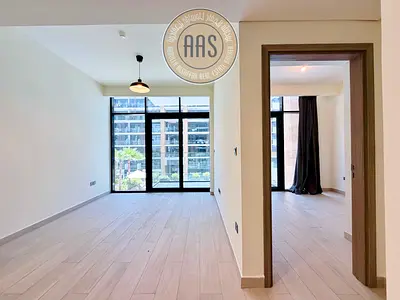 Spacious layout | Pool View | Bright 1 B/R