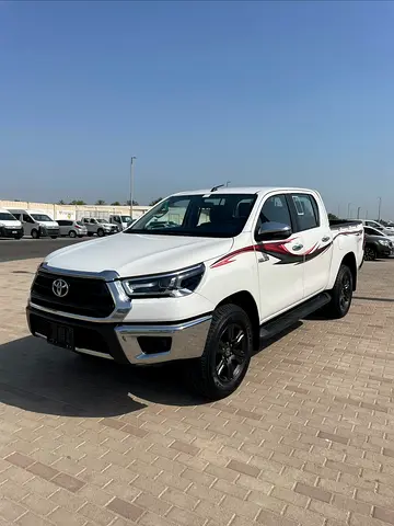 Toyota Hilux SR5 2023 GCC Specs