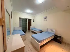 Exicutive girls bed space available in near karama center brand new apartment