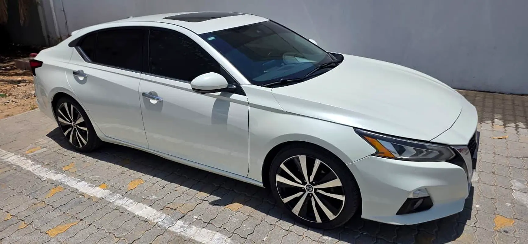 Nissan Altima 2019 — photo 1 of 6