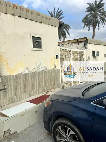 للبيع بيت فى القادسيه خلف مستشفى الكويت موقع ممتاز
البيت مساحه 3500 قدم معمول صيانه بلكامل مؤجر بالدخل 50 الف درهم سنوى يتم تعديل العقد إلى 60,000 الف درهم في عدادين الكهرباء والماء
مطلوب 730 الف ق