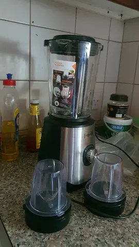 countertop glass jar blender with two grinder attachments - working condition