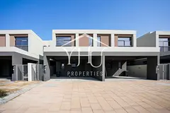 Vacant Single Row | Close to Amenities | Spacious