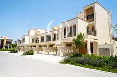 Luxury 5BR Back-to-Back Corner town house | Near Lagoon | Costa Brava