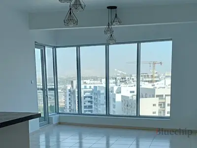 Vacant | Spacious Layout | Corner Unit