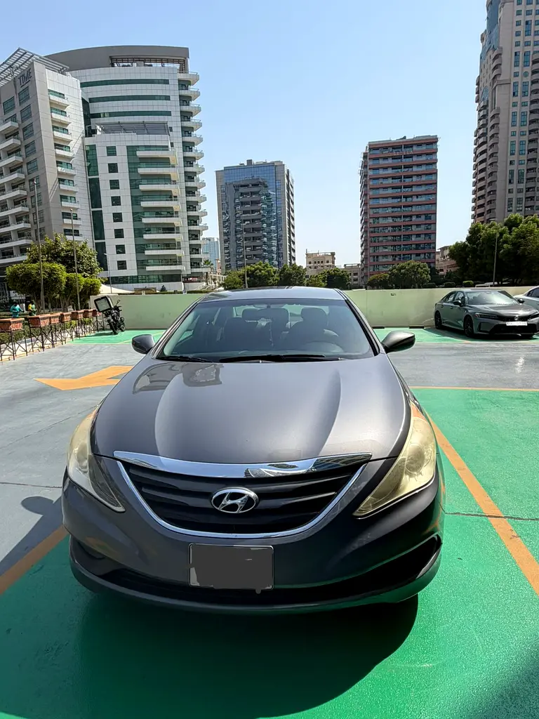Hyundai Sonata 2014 — photo 1 of 6
