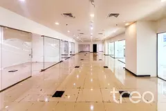 Vacant | Fitted | 8 Parking