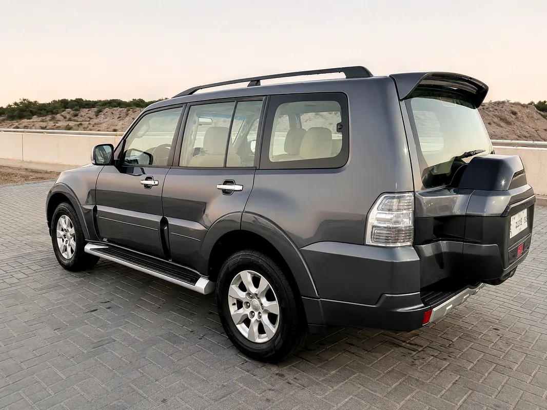 Mitsubishi Pajero 2018 — photo 1 of 14