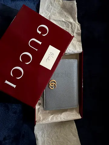 Original gucci wallet.
