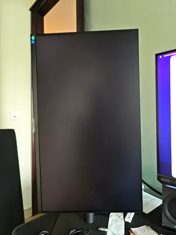 Samsung ViewFinity S8 27 UHD (3,840 x 2,160) monitor with IPS panel