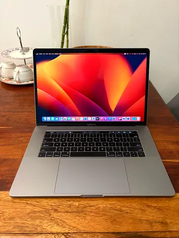 Top-Spec Apple MacBook Pro 15 (2017) – Upgraded 3.1GHz i7 / 16GB / 512GB SSD – Excellent Condition