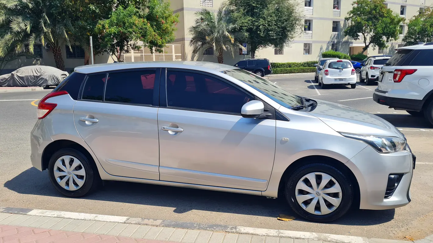 Toyota Yaris 2015 — photo 1 of 20