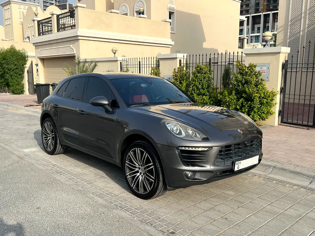 Porsche Macan 2018 — photo 1 of 9