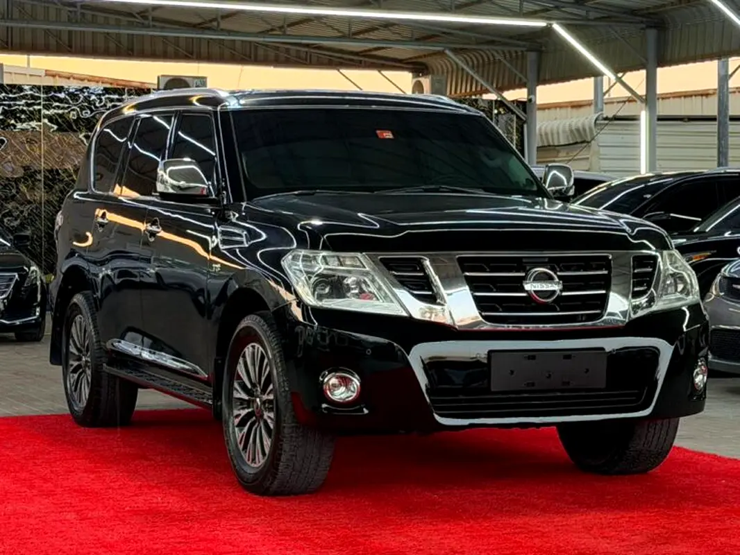 Nissan Patrol 2015 — photo 1 of 11