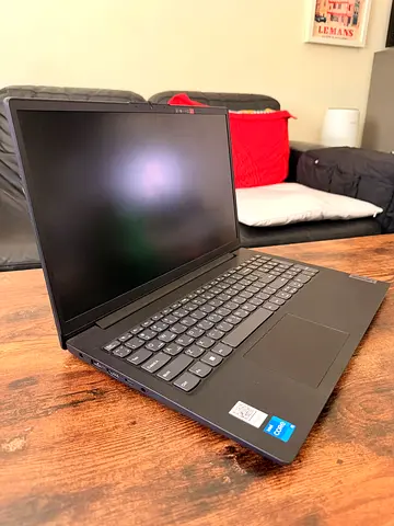 Lenovo V15 | Intel Core i5-13420H | 16GB RAM | 477GB Storage | Excellent Condition