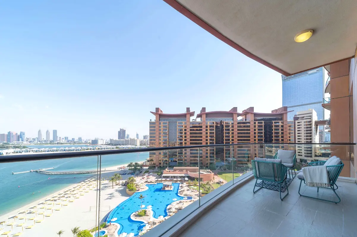 Luxury Apartment | Upgraded and Fully Furnished