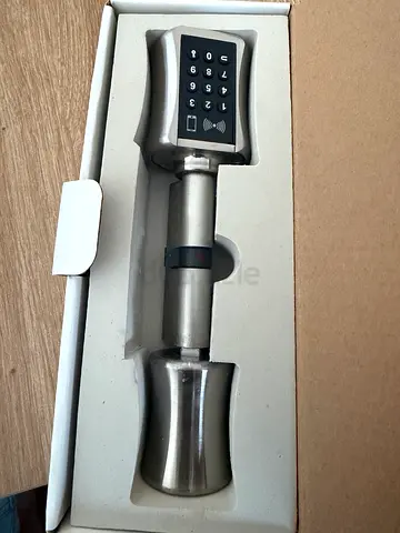 Electronic door lock with keypad (unused in box)