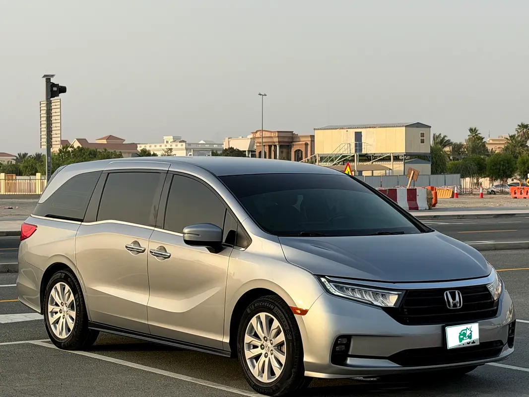 Honda Odyssey 2021 — photo 1 of 16