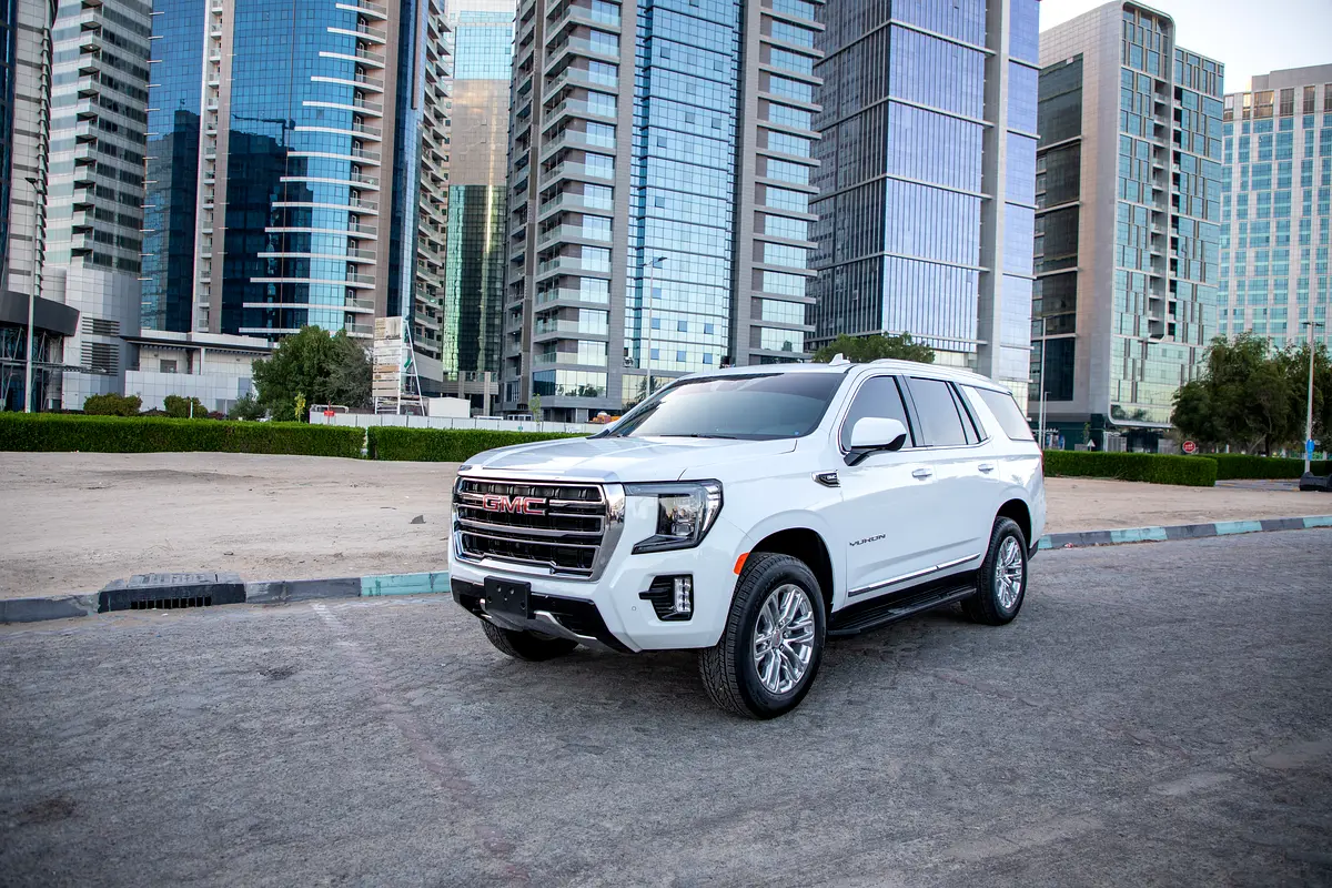 GMC Yukon 2024 — photo 1 of 8