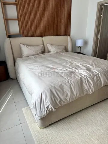 Queen bed for sale ( brand new )