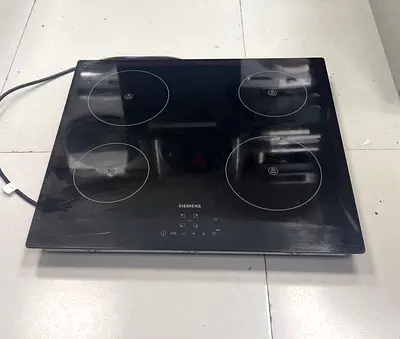 Siemens 4-zone induction cooktop offers fast, efficient, and precise cooking performance. It feature