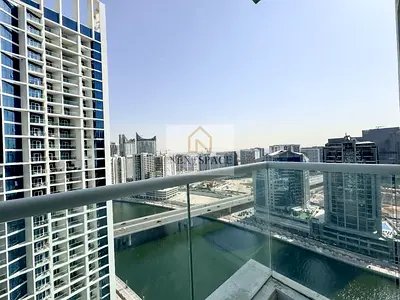 استوديو مفروش مطل على القناة | شرفة | داماك ميزون برايف أ