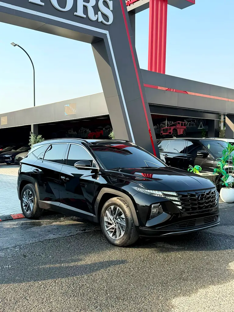 Hyundai Tucson 2023 — photo 1 of 16