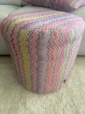 The One - 2 cushions / ottoman - pink zigzag design like missoni design