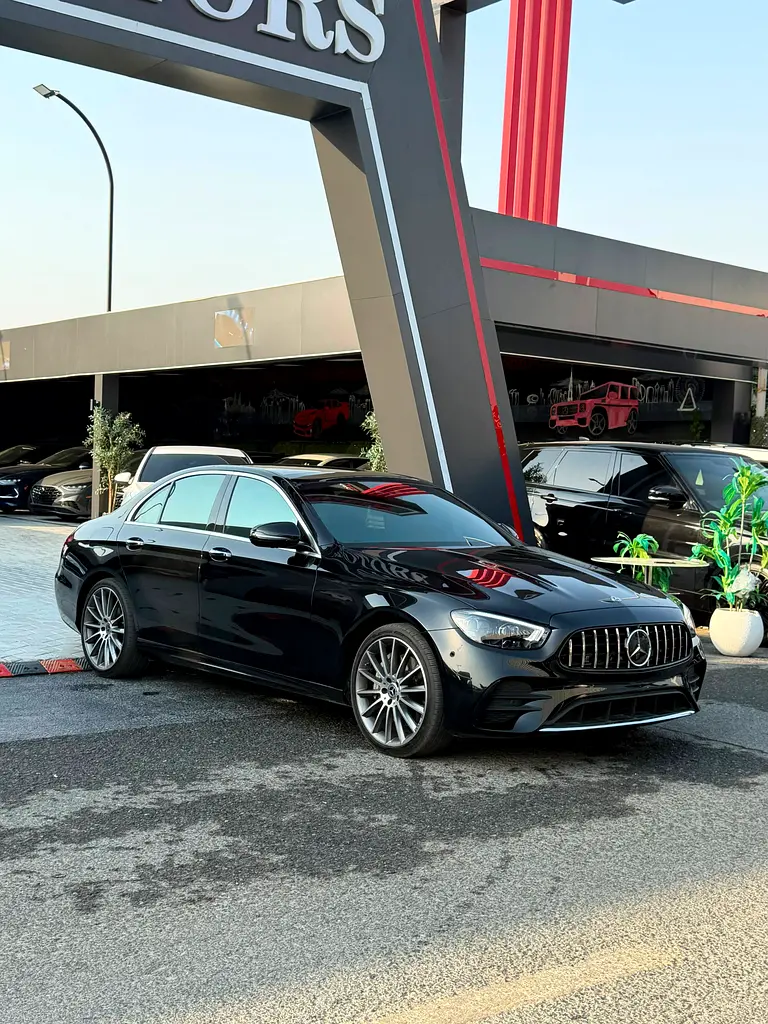 Mercedes-Benz E-Class 2021 — photo 1 of 14
